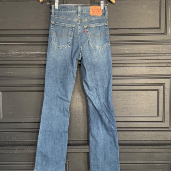 Levi Stretchy 725 High Rise Bootcut - Picture 4 of 5